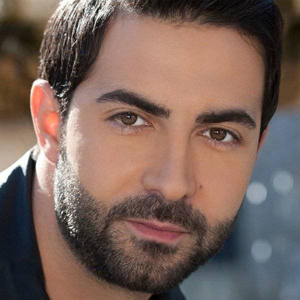 كارلوس عازار