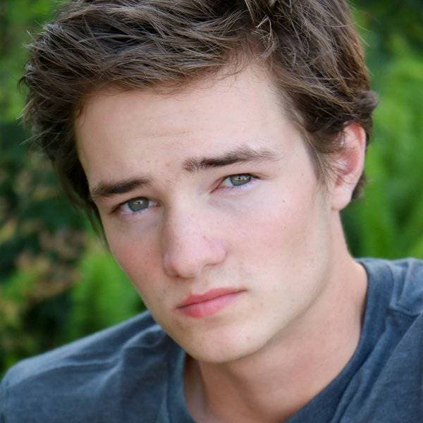 سي جاي أدامز