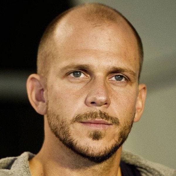 Gustaf Skarsgard
