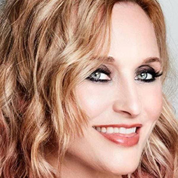 كورتني تايلور