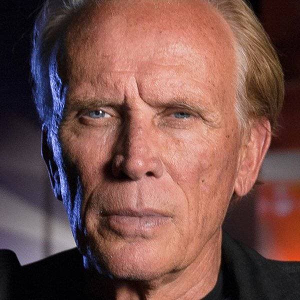 Peter Weller