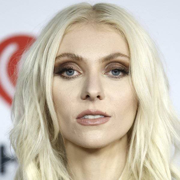 تايلور مومسين