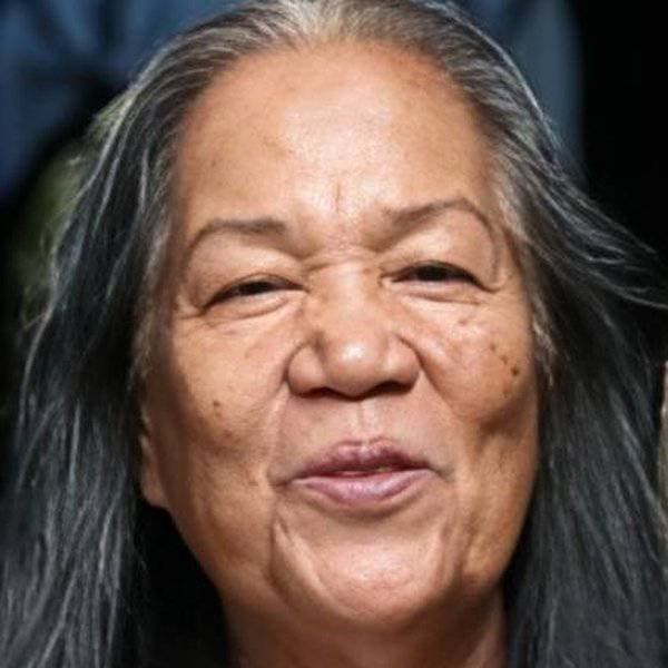 إيرليندا فيلالوبوس