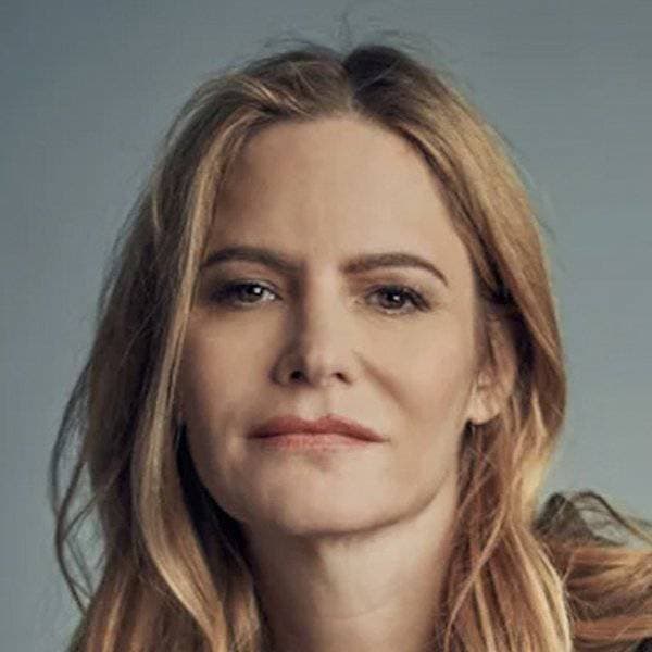 Jennifer Jason Leigh